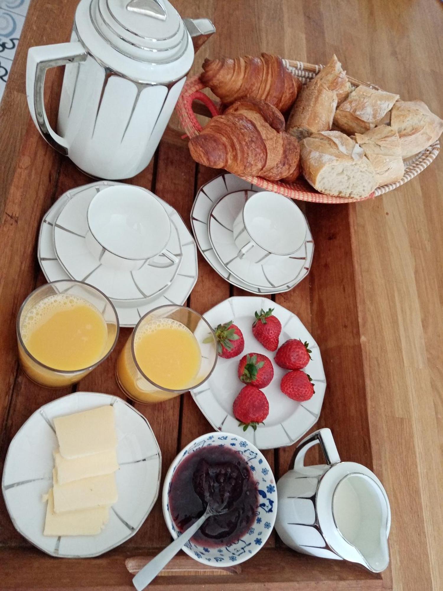 Rose Garden Bayeux Bed & Breakfast ภายนอก รูปภาพ