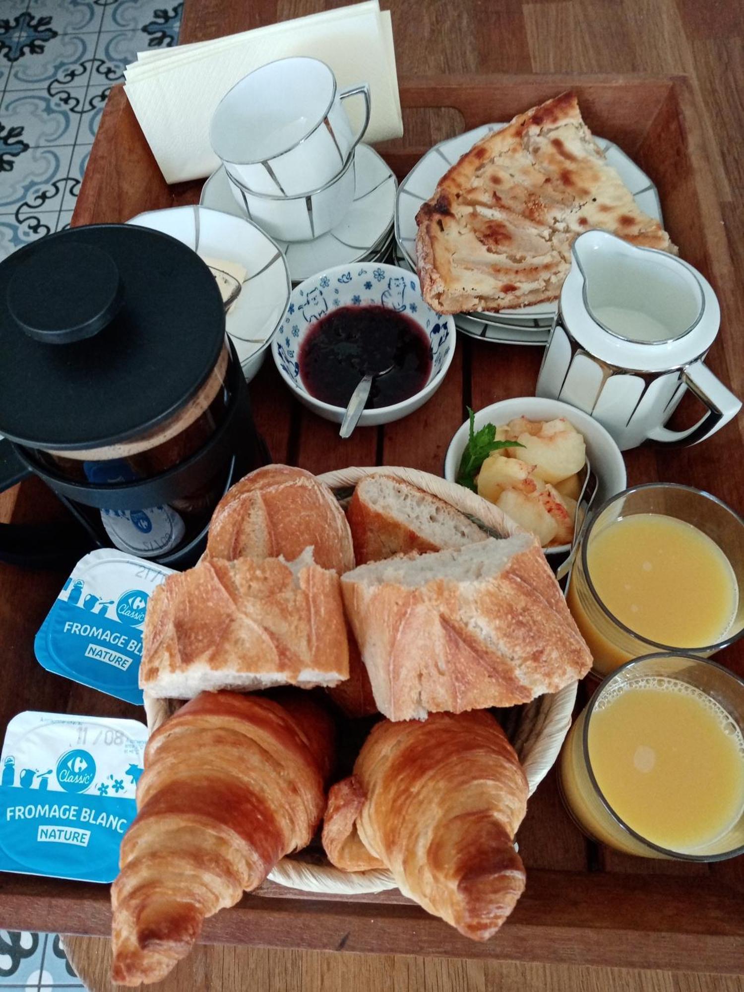 Rose Garden Bayeux Bed & Breakfast ภายนอก รูปภาพ