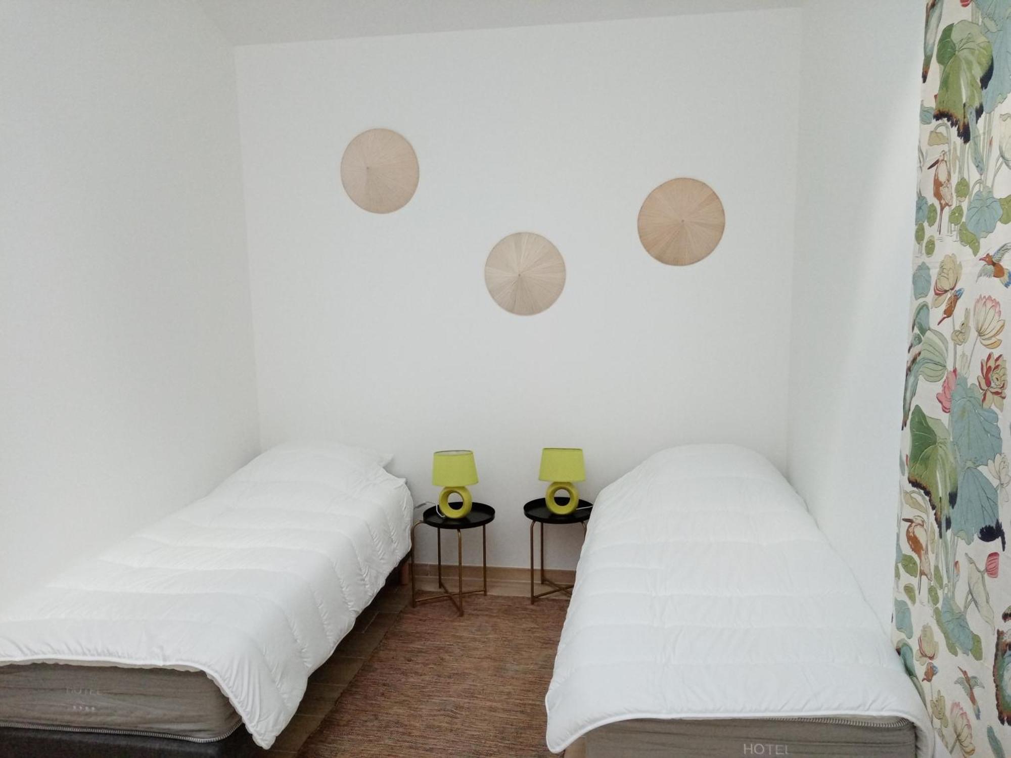 Rose Garden Bayeux Bed & Breakfast ภายนอก รูปภาพ